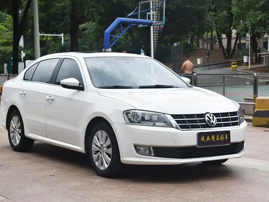 Volkswagen Lavida 2013 Facelift Classic 1.6L Automatic Comfort фото 3