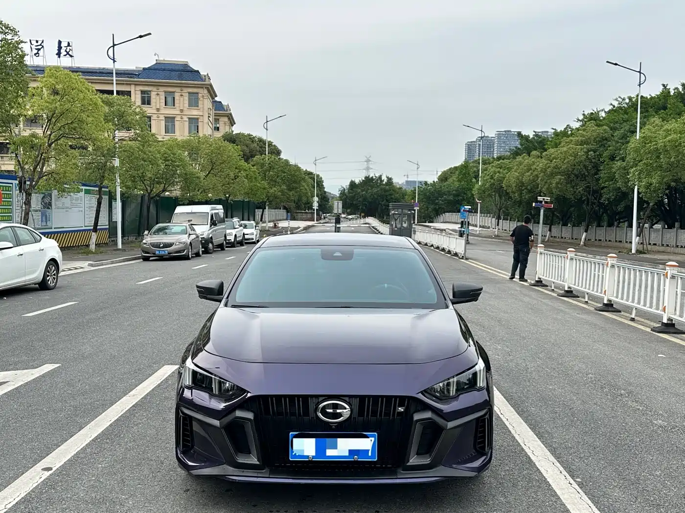 GAC Trumpchi Trumpchi Emkoo 2022 270T DCT J16 Galaxy Fighter Edition фото 2