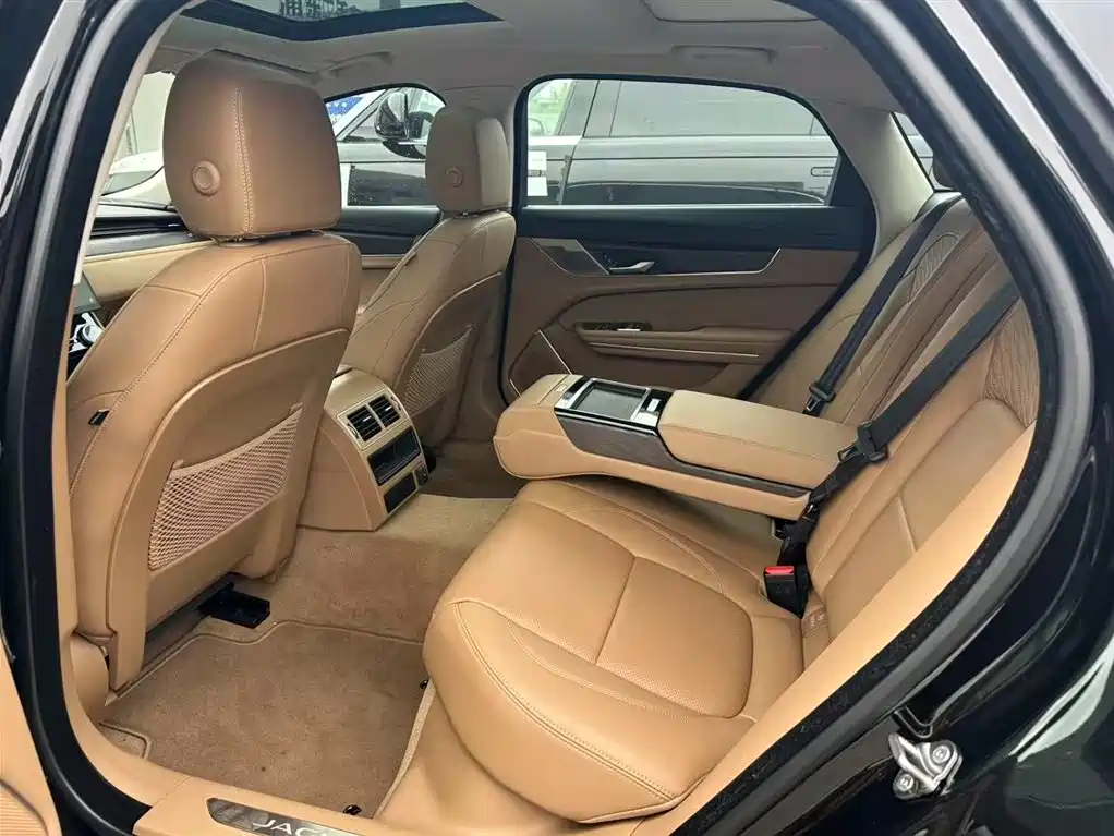 Jaguar XFL 2025 2024 2.0T P250 2WD Premium Luxury