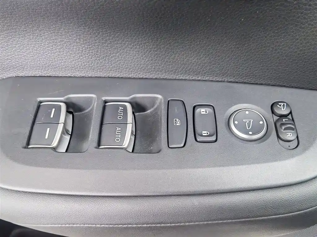 Honda HR-V 2023 240TURBO Dynamic Smart Edition фото 9