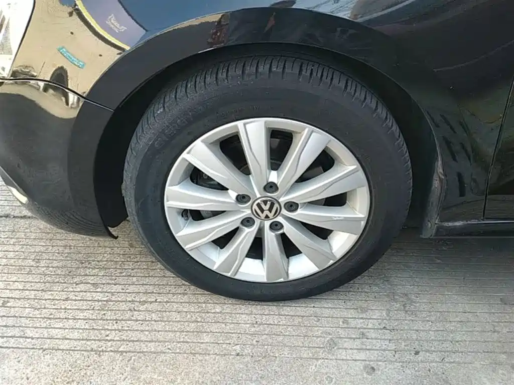Volkswagen Sagitar 2014 Facelift 1.6L Automatic Leading Version фото 23
