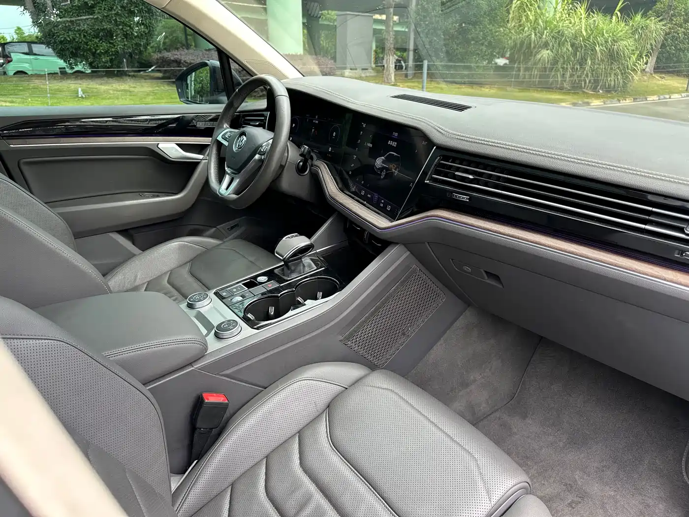 Volkswagen Touareg 2019 3.0TSI Sharp Edge Edition China VI фото 18
