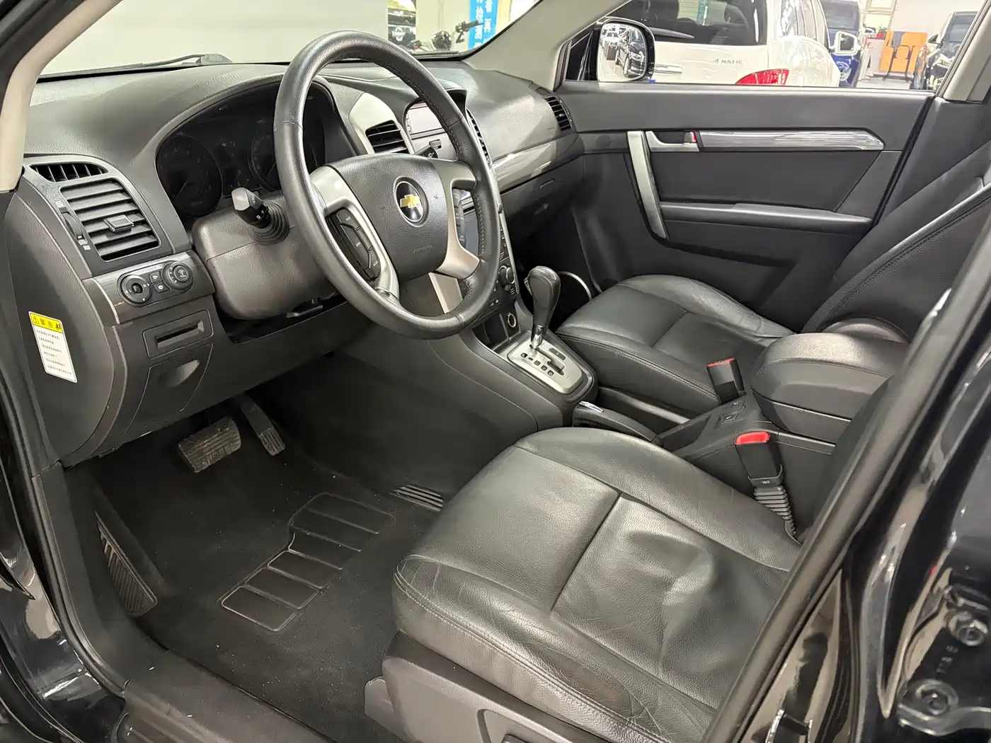 Chevrolet Captiva (Import) 2010 3.2 AT 7-Seater Flagship фото 7