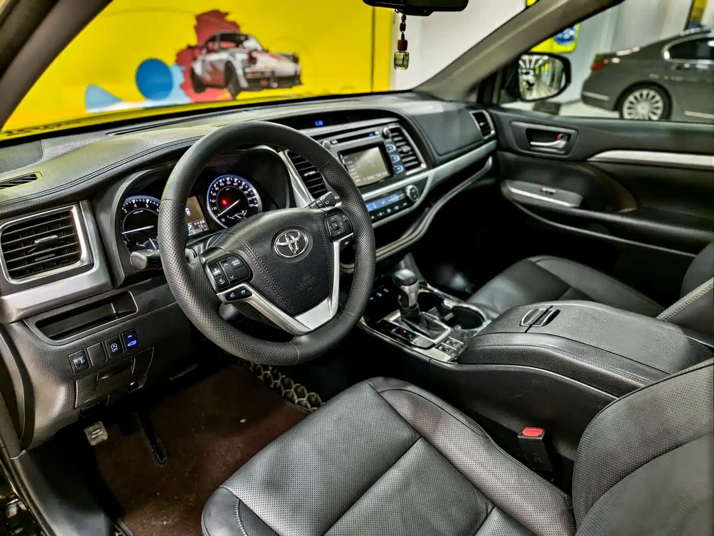 TOYOTA HIGHLANDER