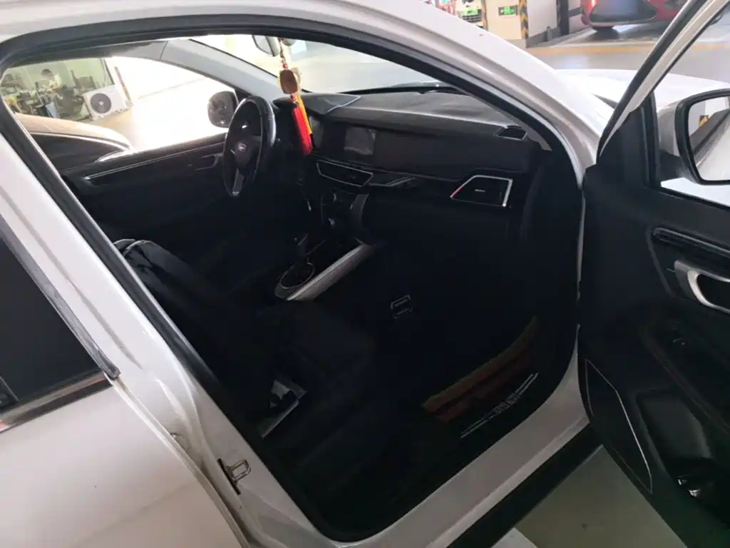 Zotye Damai X5 2015 2015 1.5T CVT Landlord China V