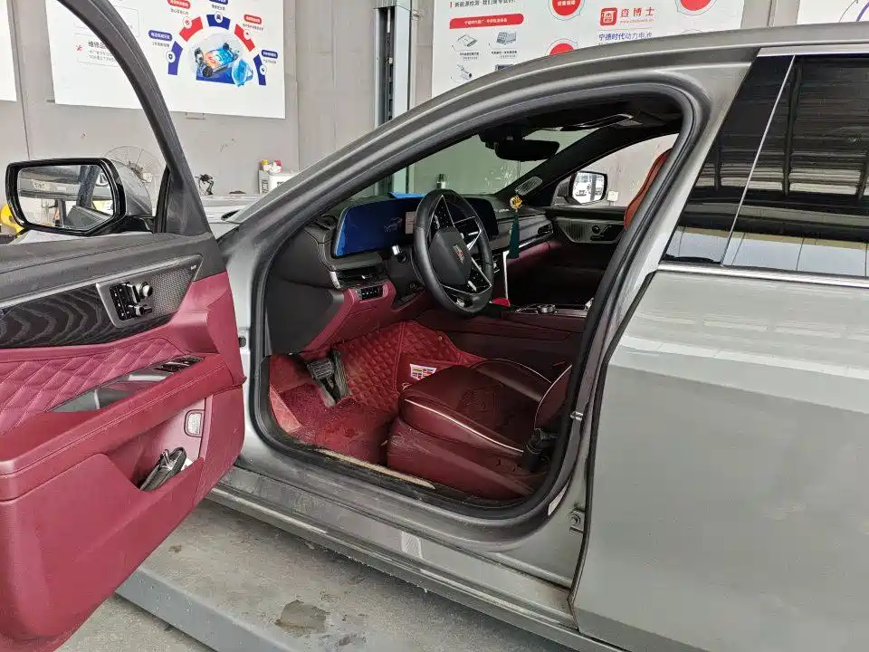 CADILLAC CT6