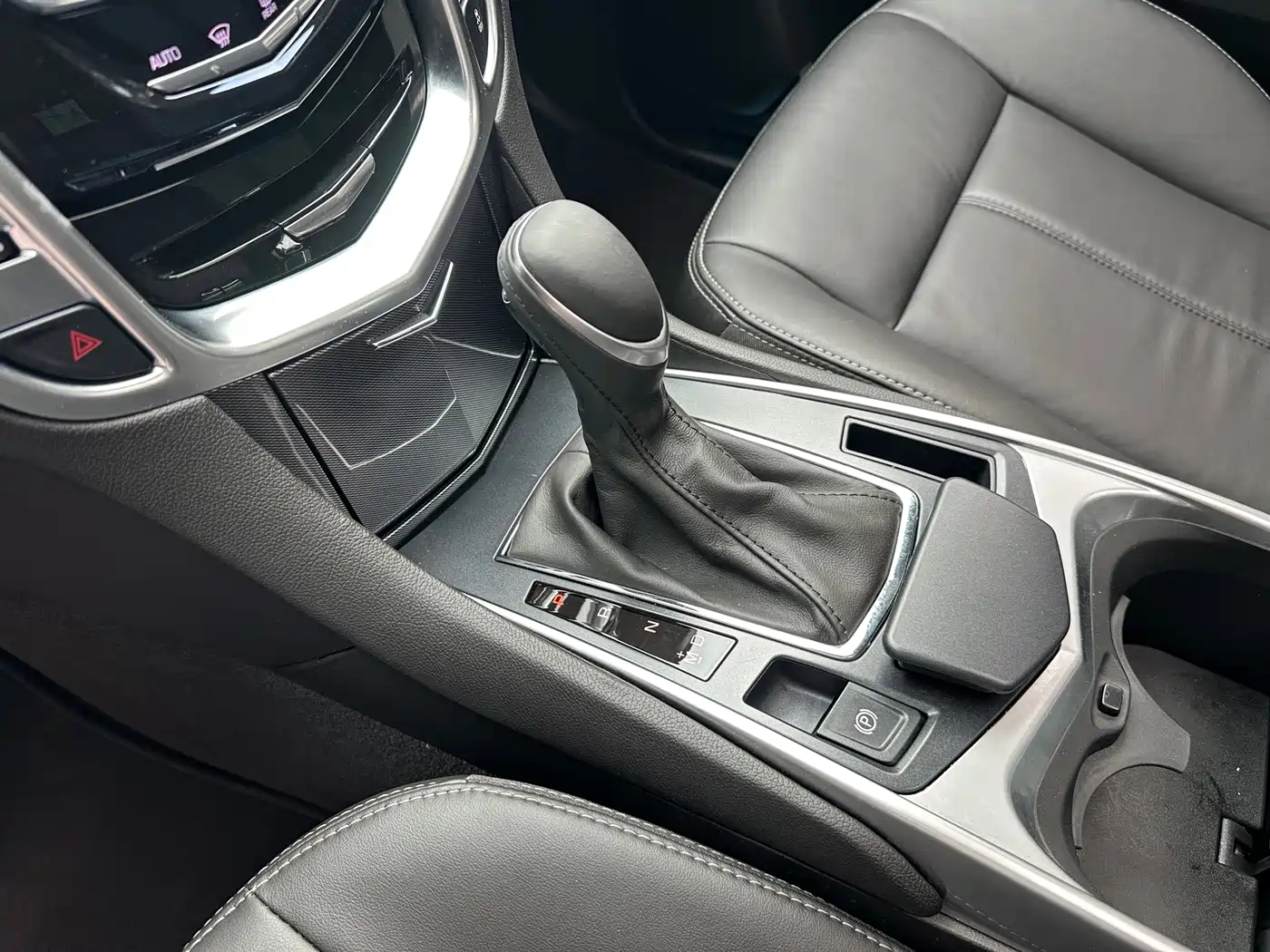 Photo 24 - Cadillac SRX