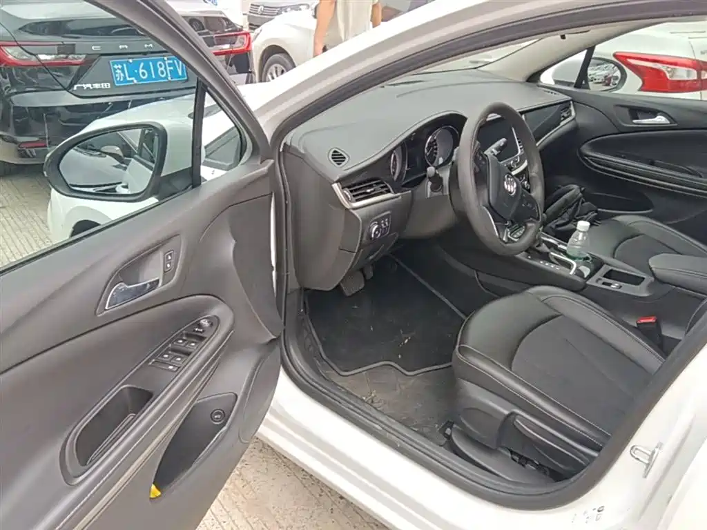 Buick Verano 2020 20T CVT Leading фото 16
