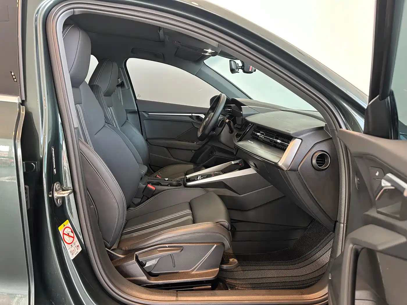 Audi A3 2024 Model A3L Limousine 35 TFSI Fashion Sport фото 9