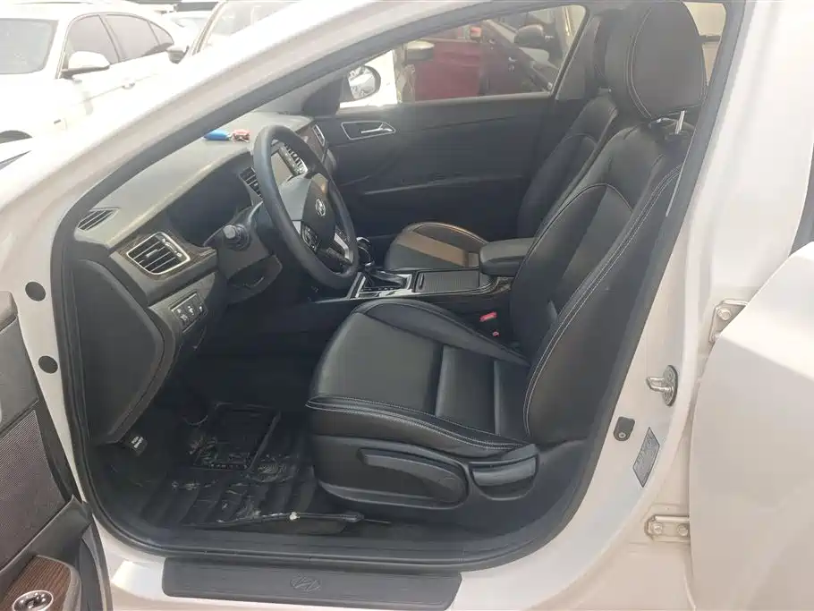 Hyundai Mistra 2016 1.6T Automatic Smart GLS фото 9
