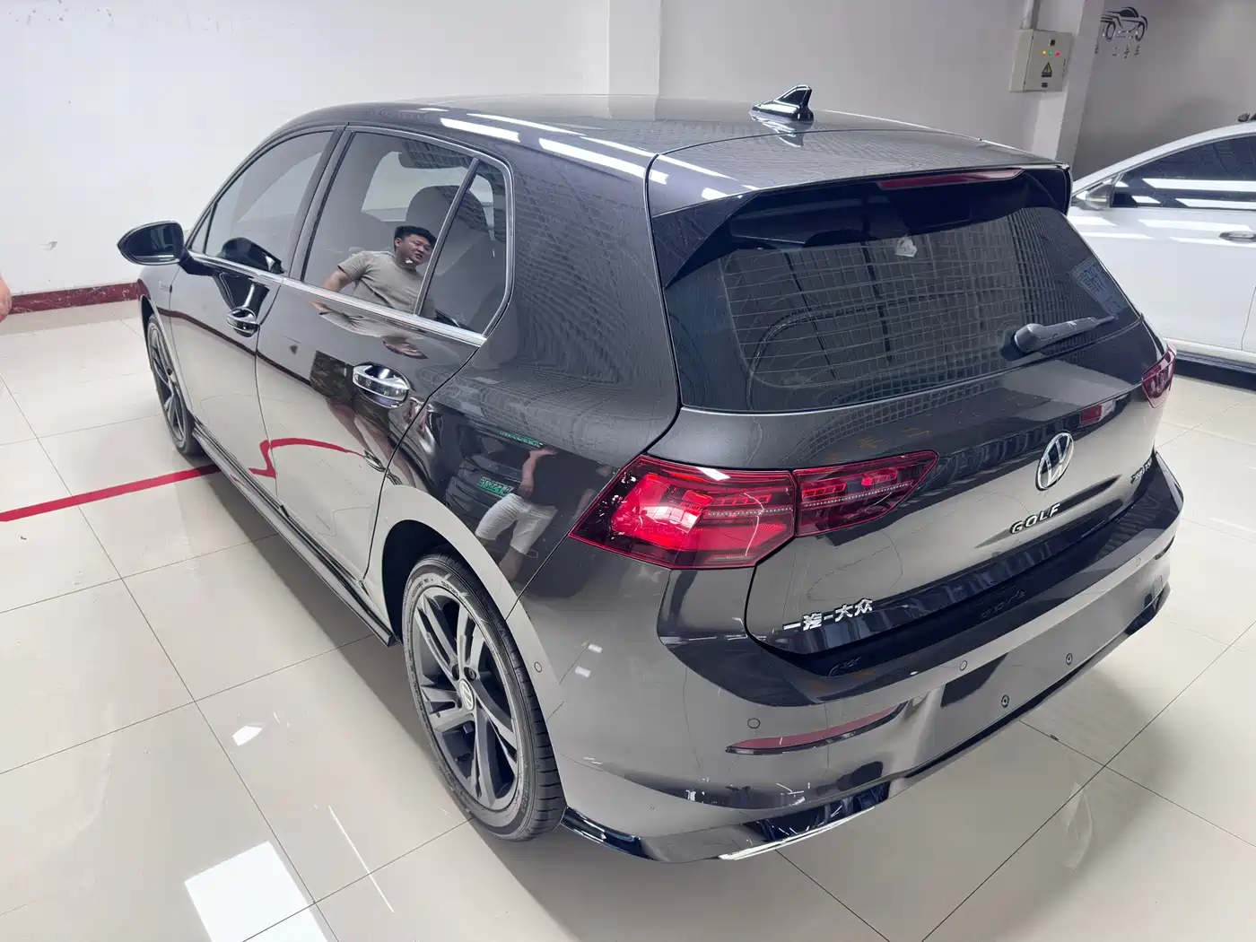 Volkswagen Golf 2021 280TSI DSG R-Line фото 16