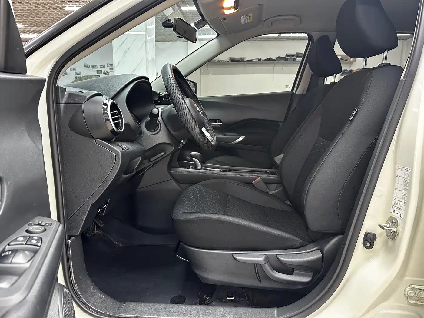 Nissan Kicks 2024 2023 Model Spirited 1.5L Dynamic Fashion Edition