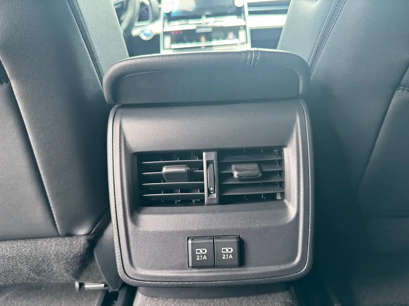 Toyota Avalon 2019 Hybrid 2.5L Luxury Edition China V фото 15