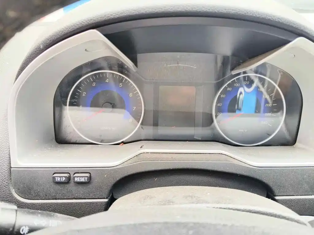 Фото 4 - Geely Emgrand