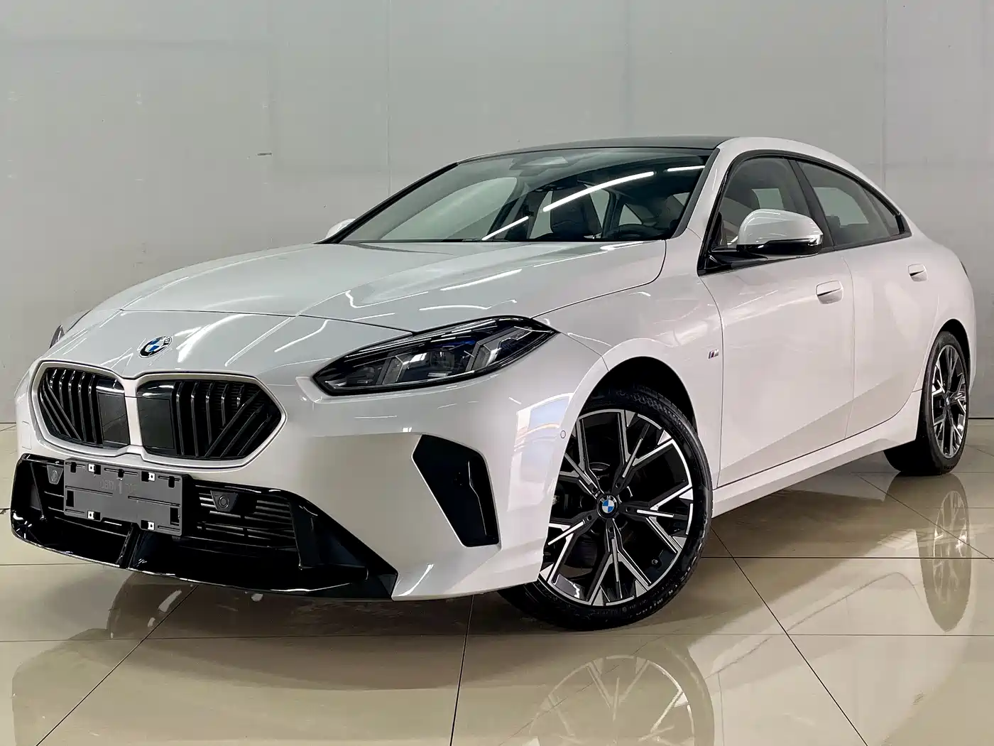 BMW 2 Series 2025 225L M Sport Package фото 2
