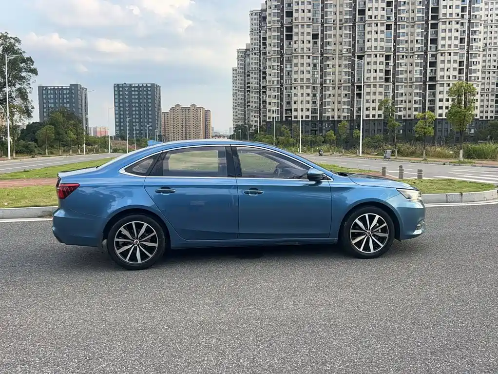 Фото 22 - Roewe i6