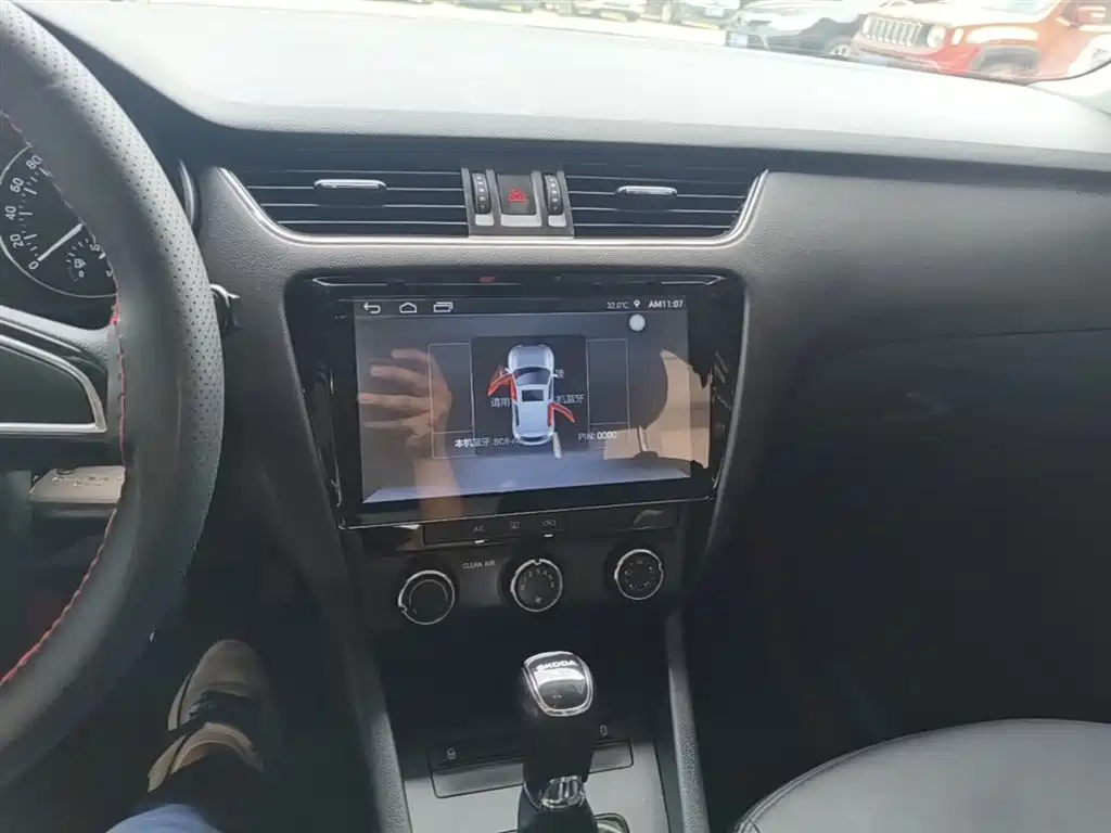 Škoda Octavia 2017 Classic 1.6L Automatic Comfort фото 13