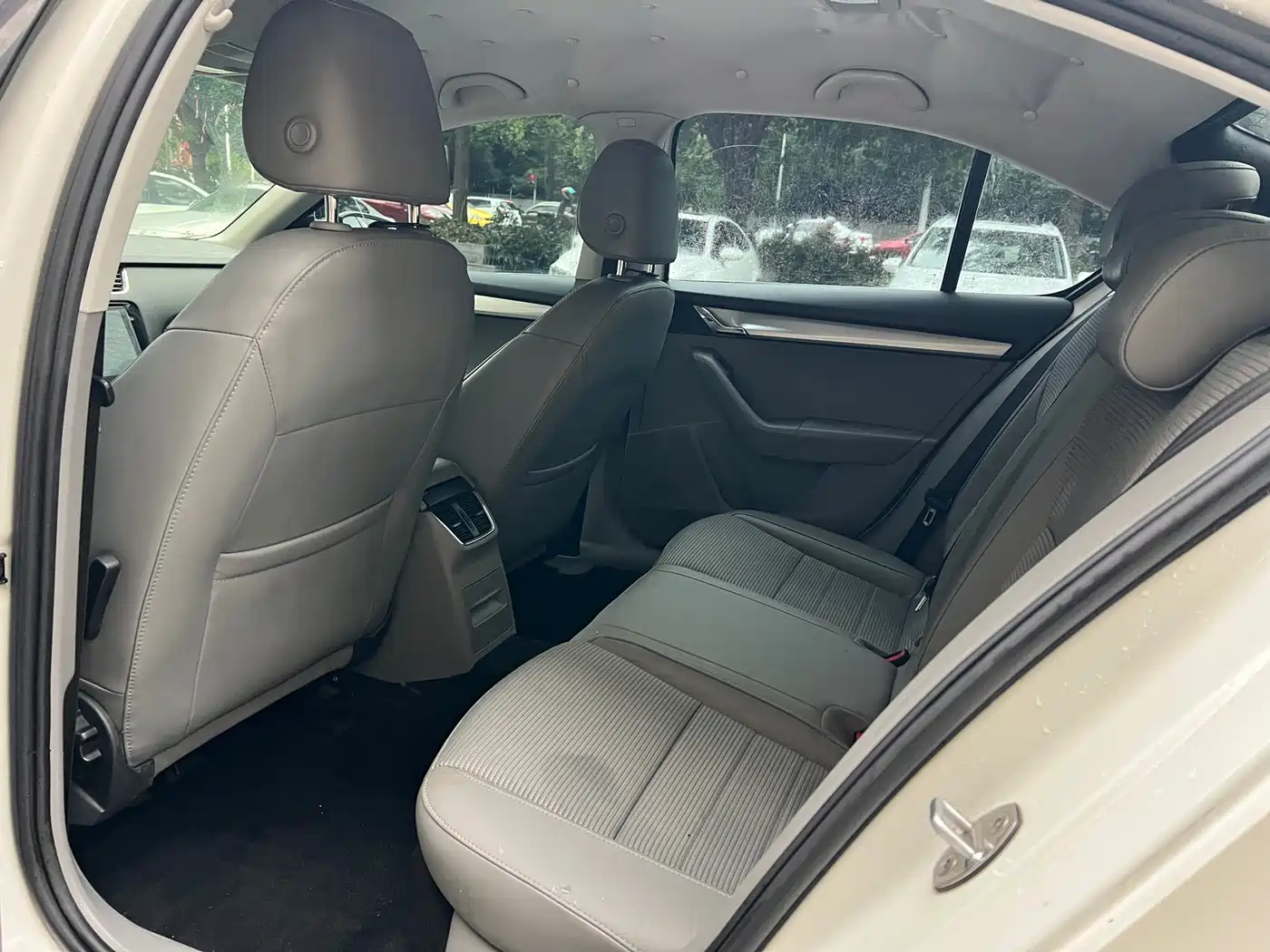 Škoda Octavia 2015 1.6L Automatic逸杰版 фото 7