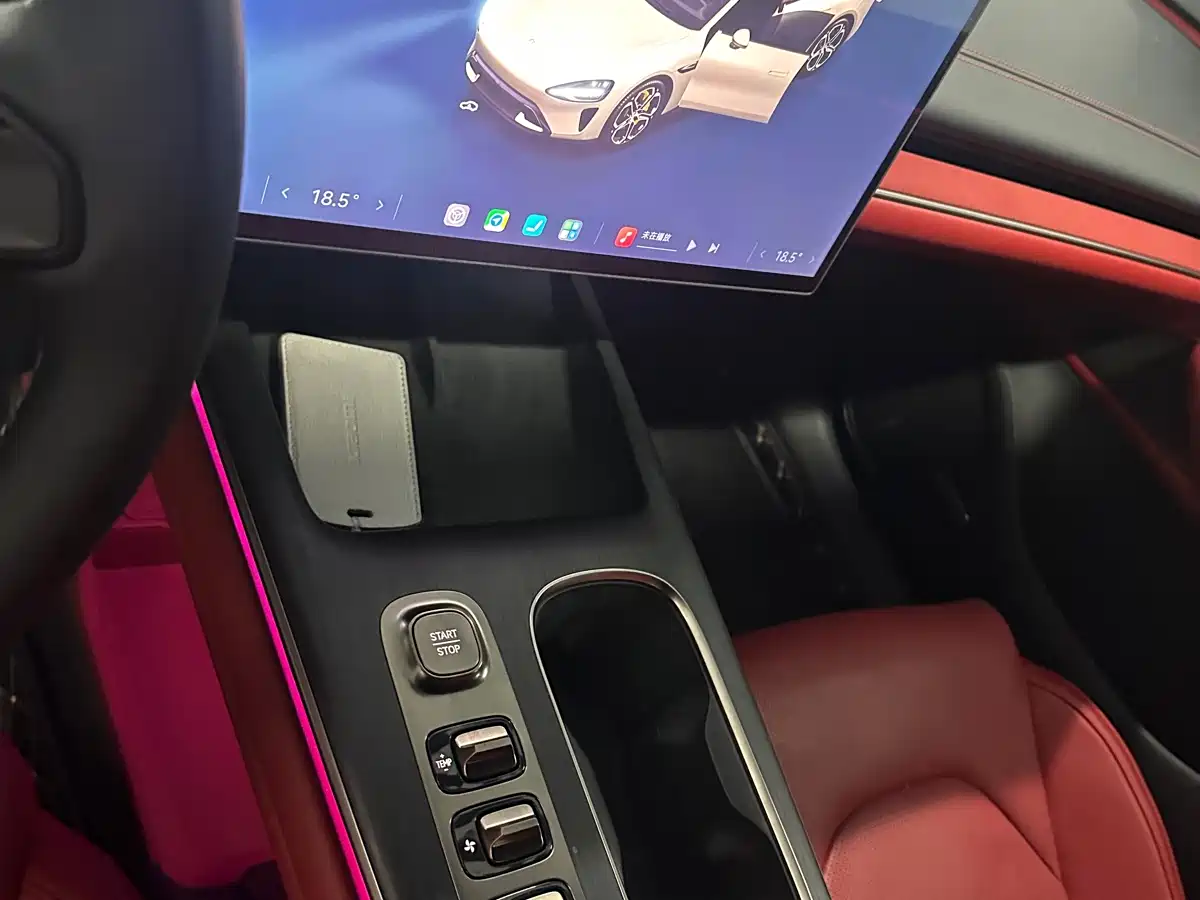 XIAOMI CAR XIAOMI SU7