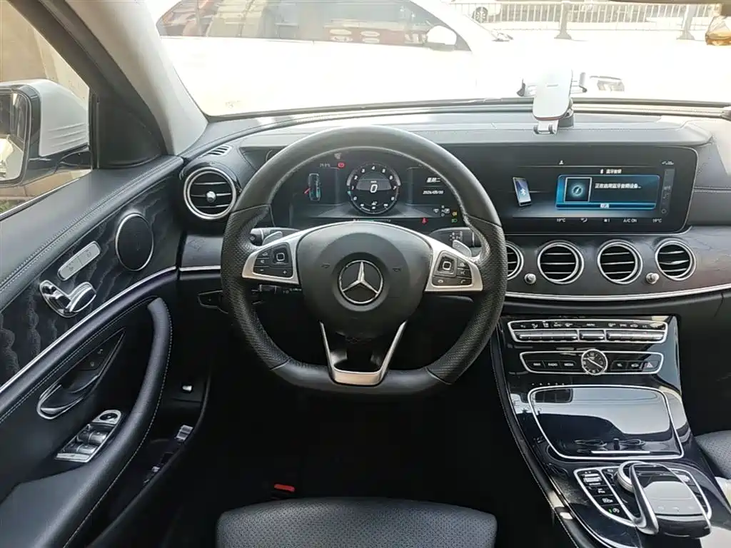 Mercedes-Benz E-Class 2017 E 200 L Sport 4MATIC фото 11
