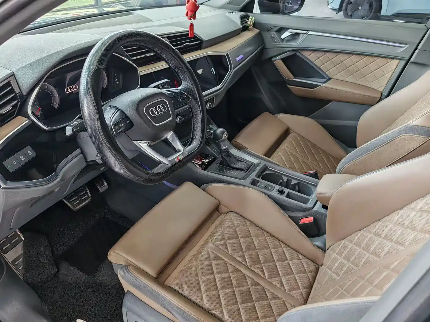 Audi Q3 Sportback 2023 Facelift 40 TFSI Fashion фото 2