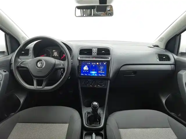 Volkswagen Polo 2016 1.4L Manual Trend — фото 5