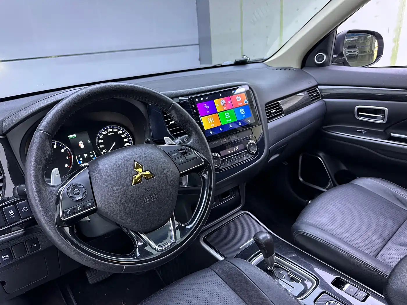 Mitsubishi Outlander 2018 2.4L 4WD Elite Edition 5-seater фото 10