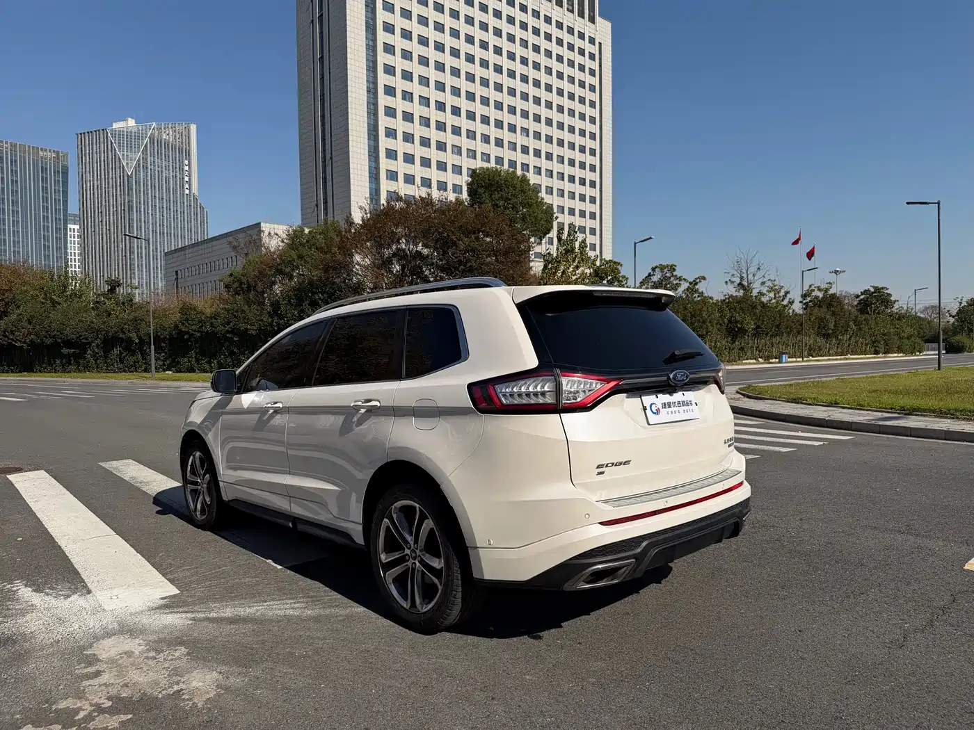 Фото 8 - Ford Edge