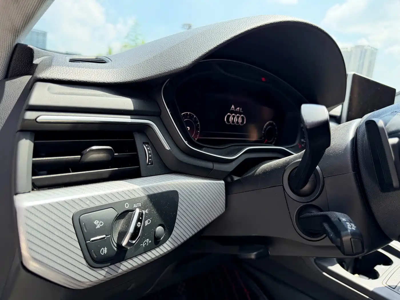 Фото 14 - Audi A4L