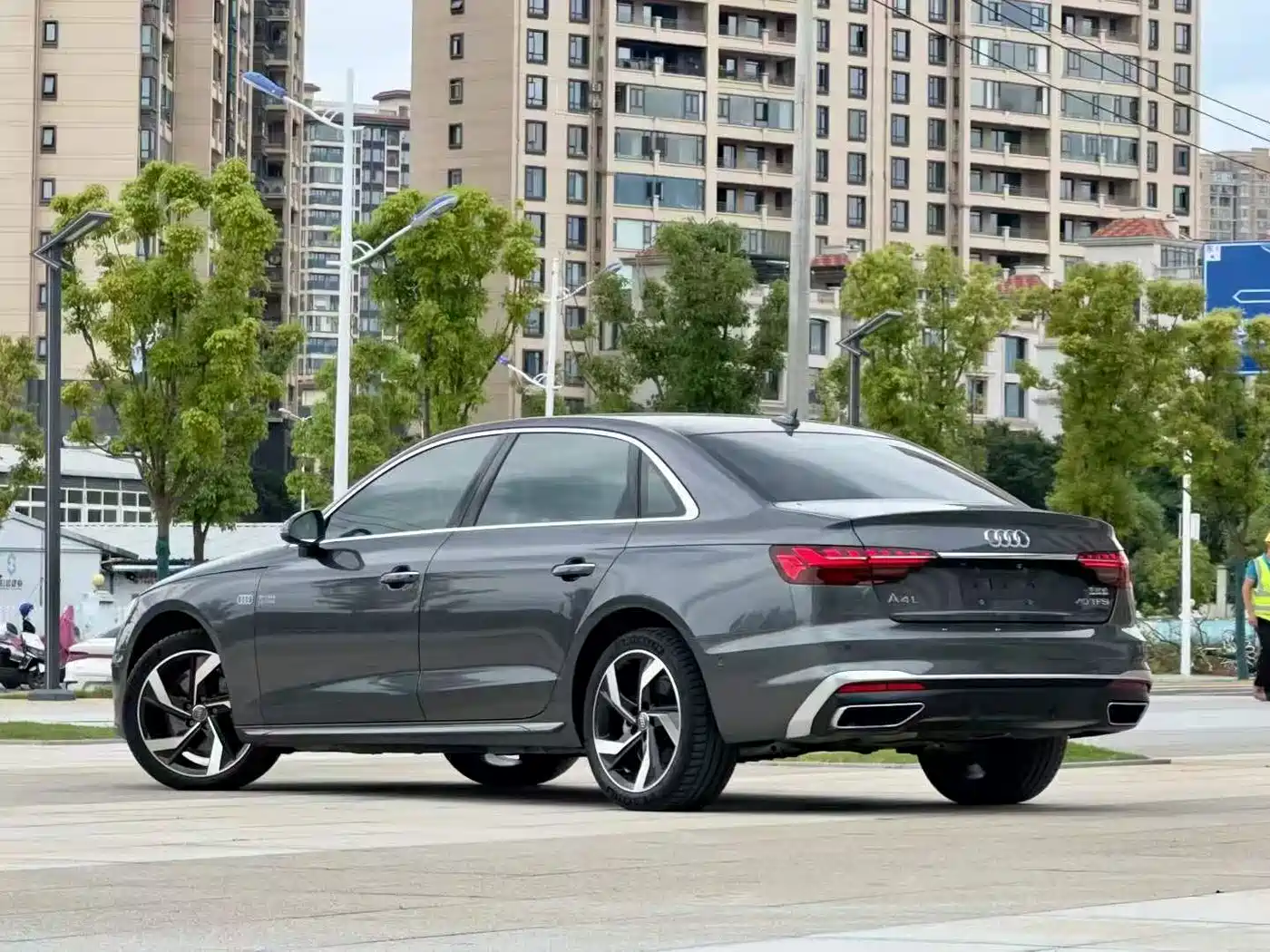Audi A4L 2021 40 TFSI Premium Life Edition фото 12