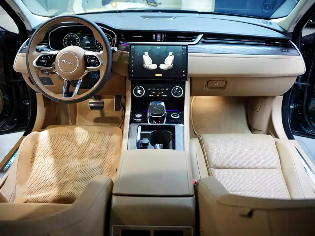Jaguar XFL 2026 2025 2.0T P250 FWD Luxury Edition