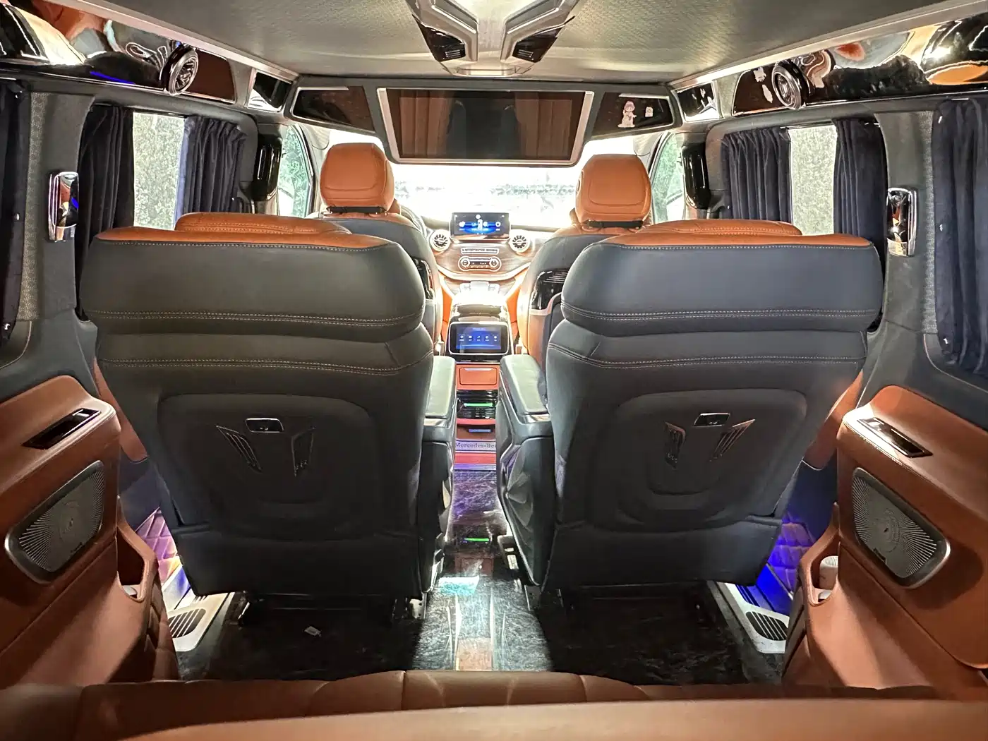 Mercedes-Benz Vito 2024 2.0T Business 7-Seater фото 19