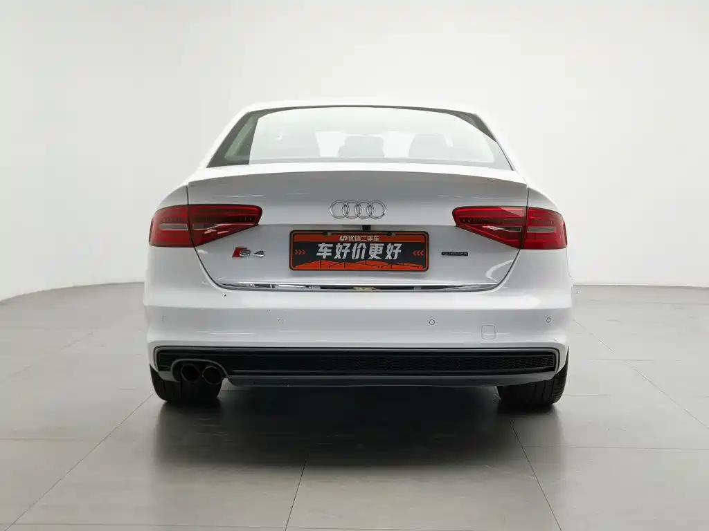 Фото 4 - Audi A4L