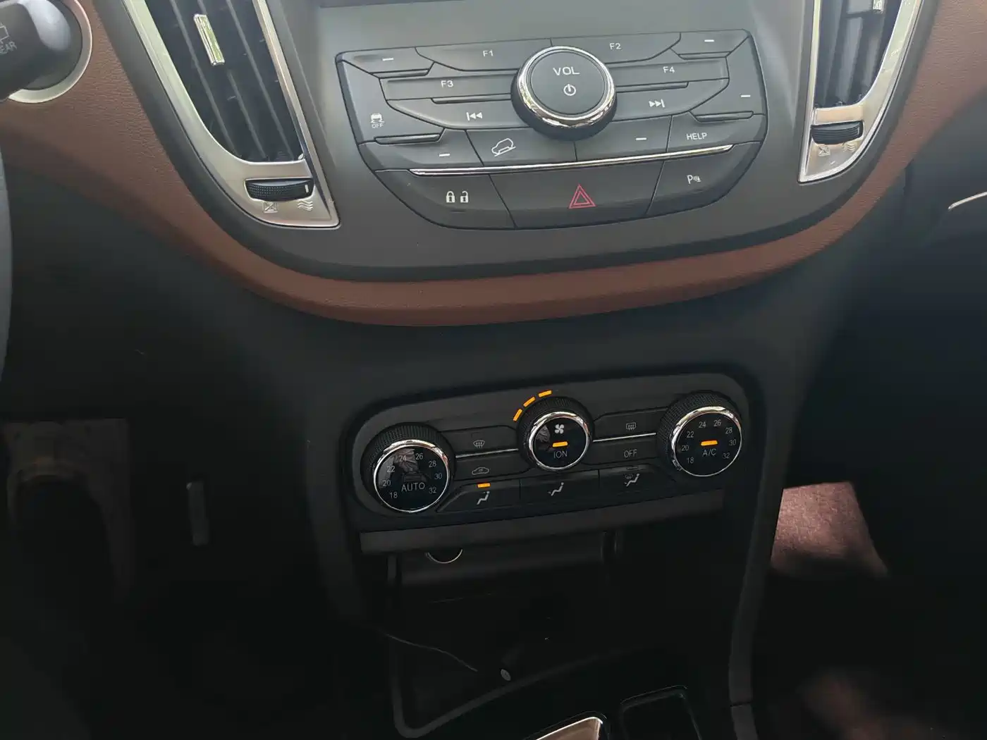 Soueast DX7 2017 2017 1.5T Automatic Elite