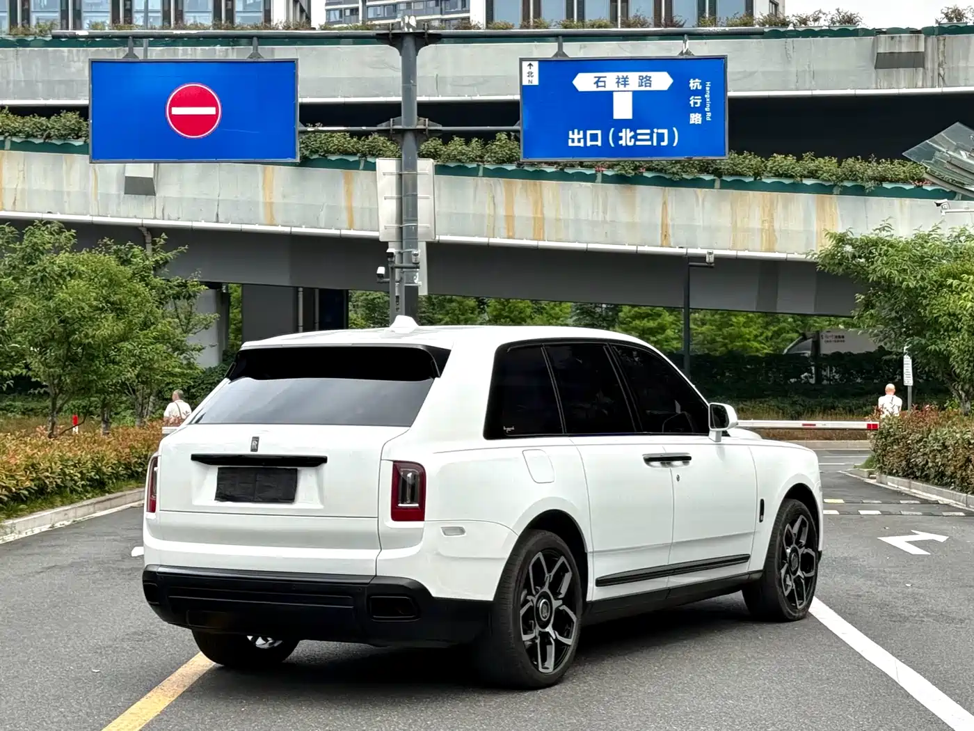Rolls-Royce Cullinan 2018 4-Seater Version фото 7