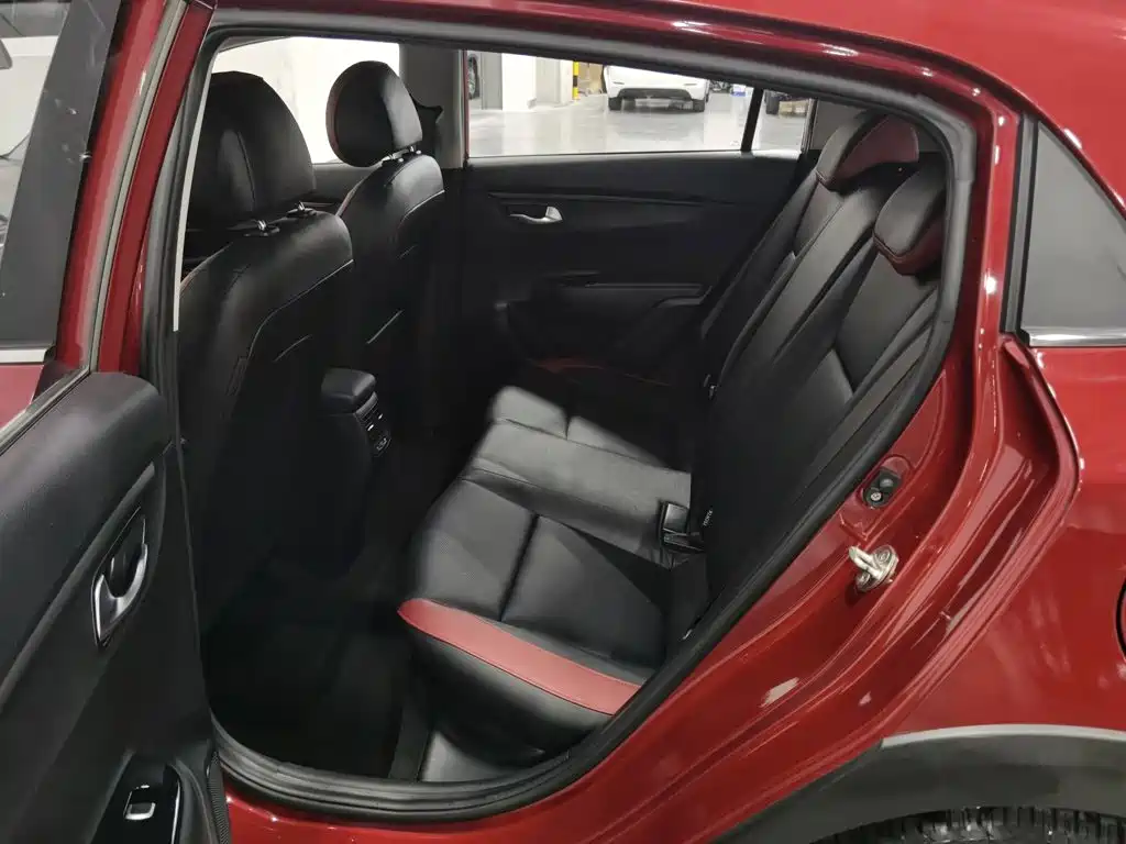 Kia KX CROSS 2018 2017 1.4L AT GLS