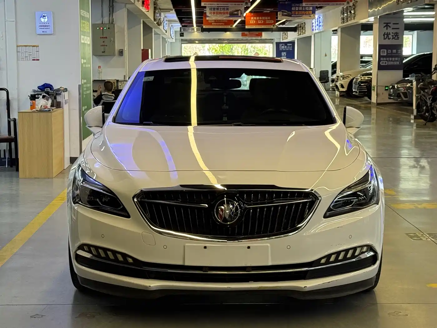 Buick LaCrosse 2018 Model 20T Luxury Edition фото 2