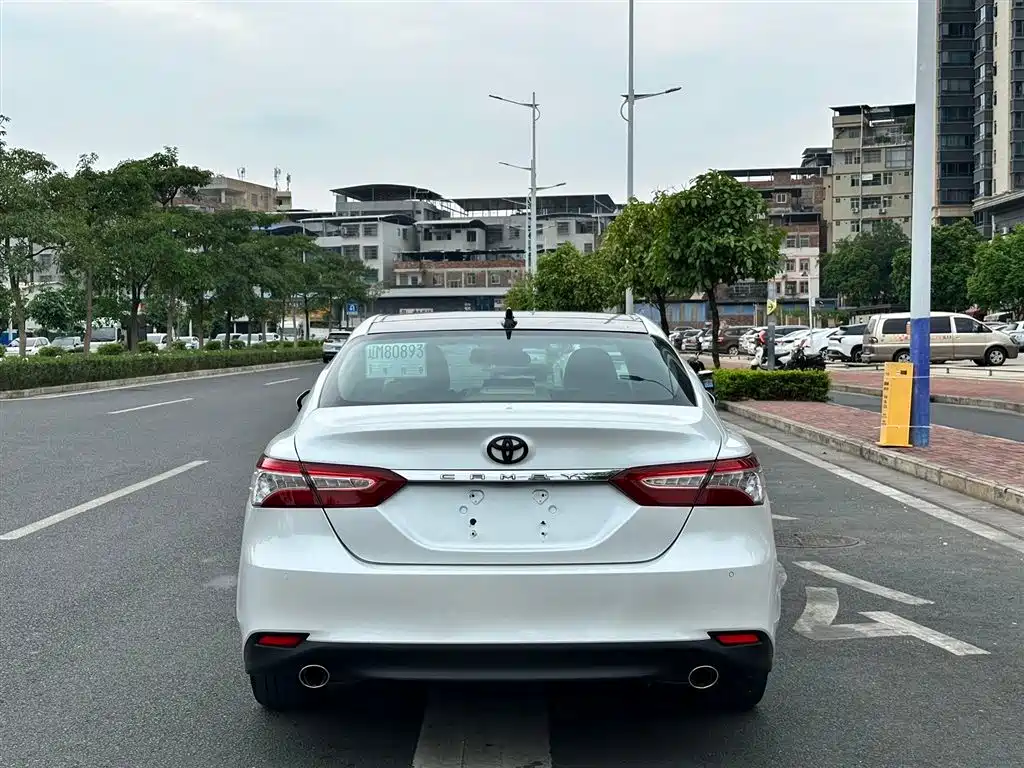 Toyota Camry 2018 2.5G Luxury Edition фото 5