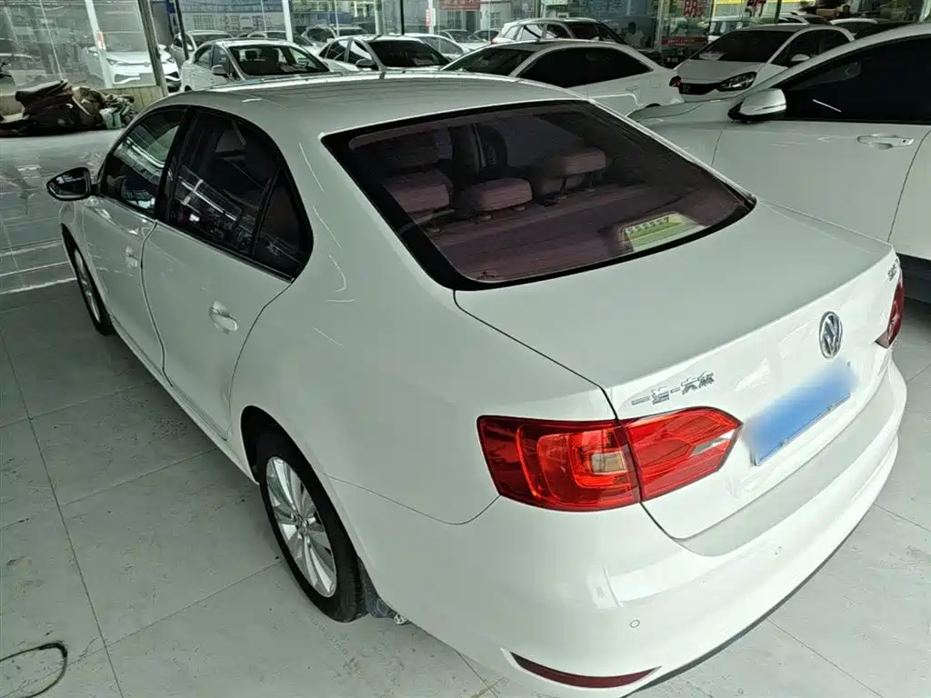 Volkswagen Sagitar 2014 1.4TSI Automatic Luxury фото 5