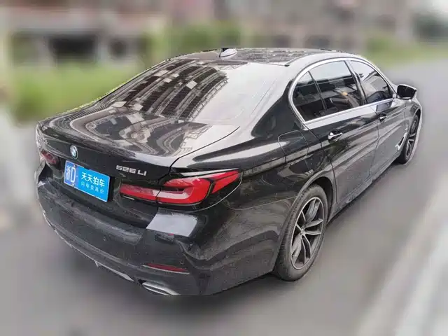 BMW 5 Series 2022 Model Second Facelift 525Li M Sport Package — фото 2