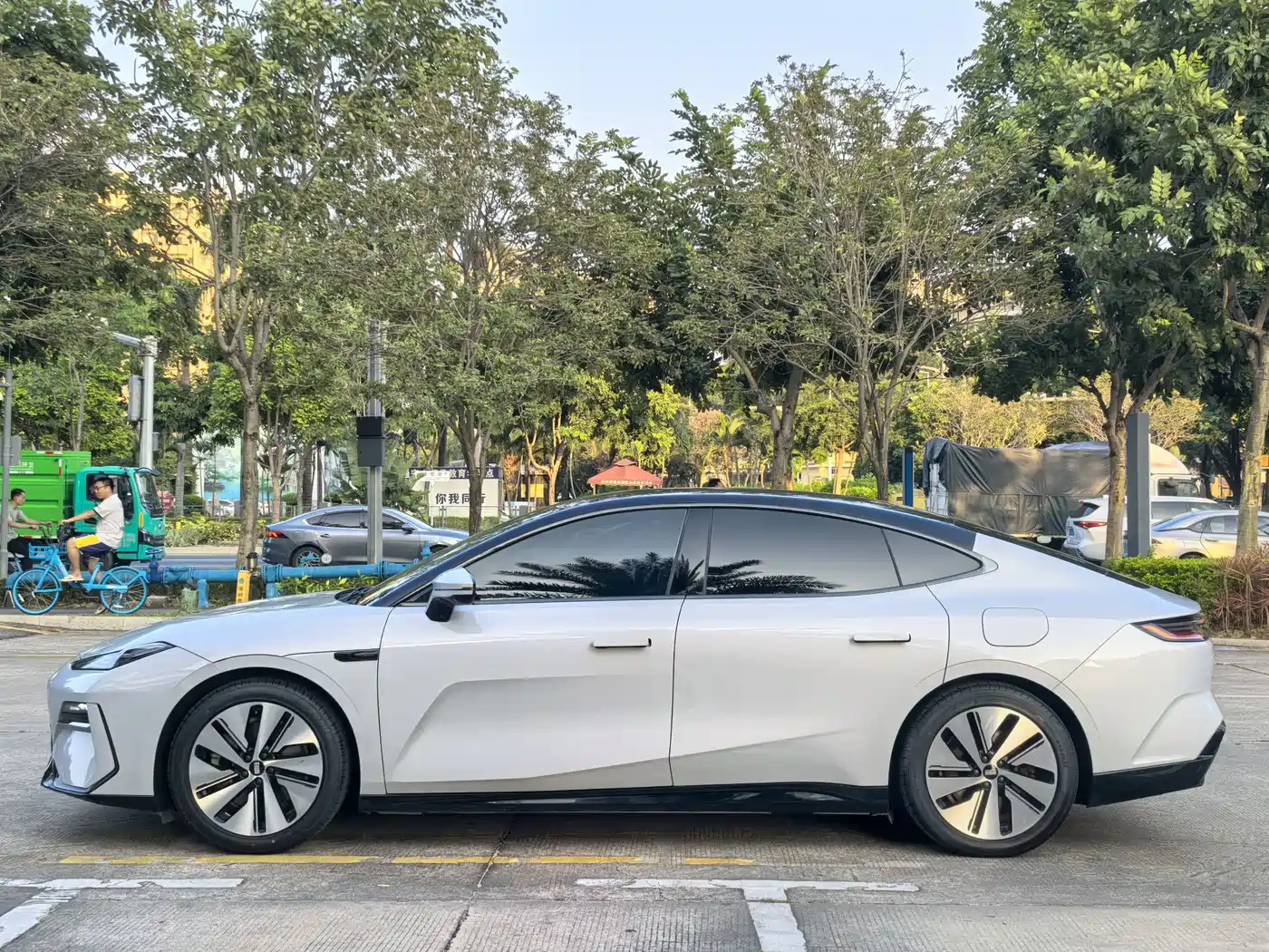 Geely Galaxy Galaxy E8 2024 2024 665km RWD Starship Voyager Edition