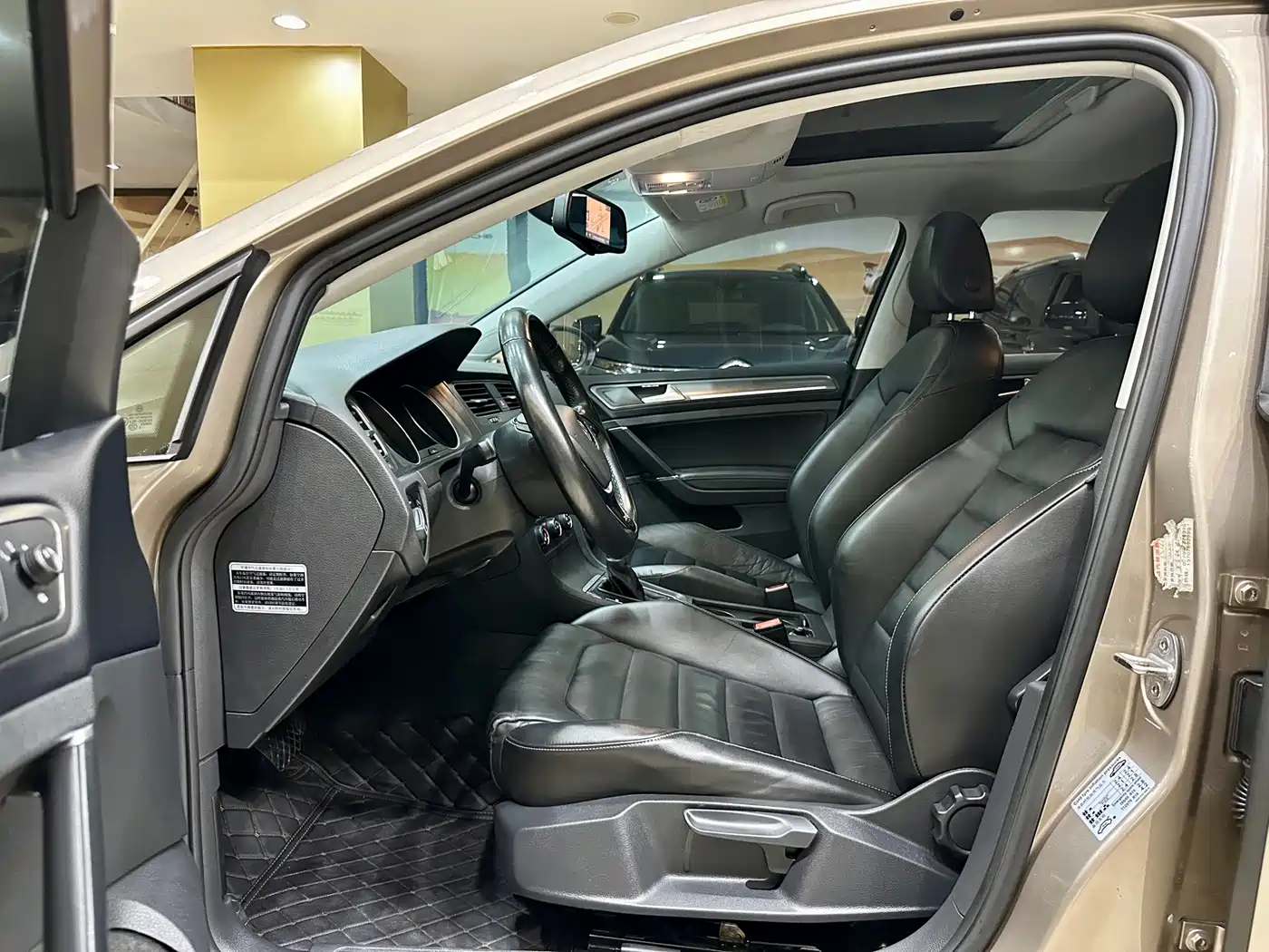 Volkswagen Golf 2016 230TSI Automatic Luxury фото 8