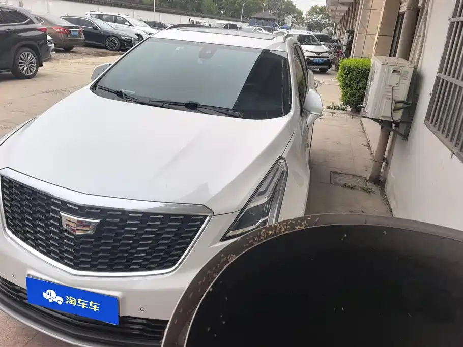 CADILLAC XT5