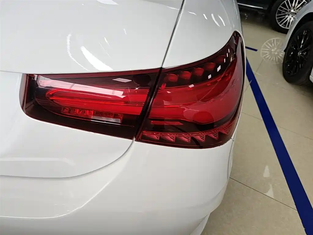 Mercedes-Benz A-Class 2024 Facelift A 200 L Fashion фото 8