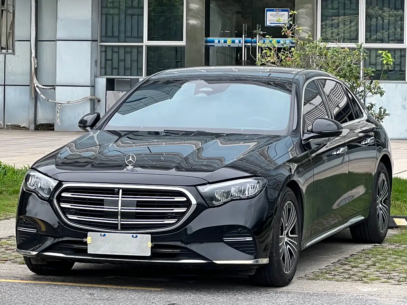Mercedes-Benz E-Class 2025 E 260 L