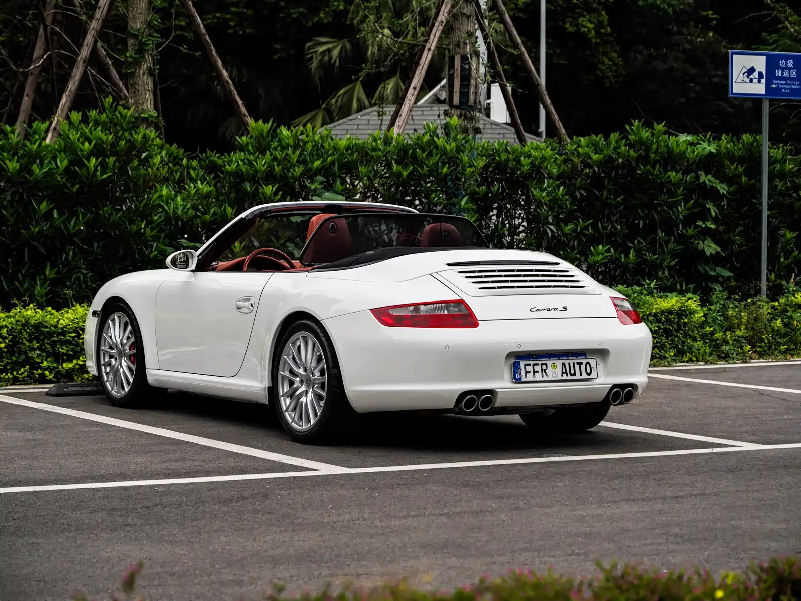 Фото 3 - Porsche 911