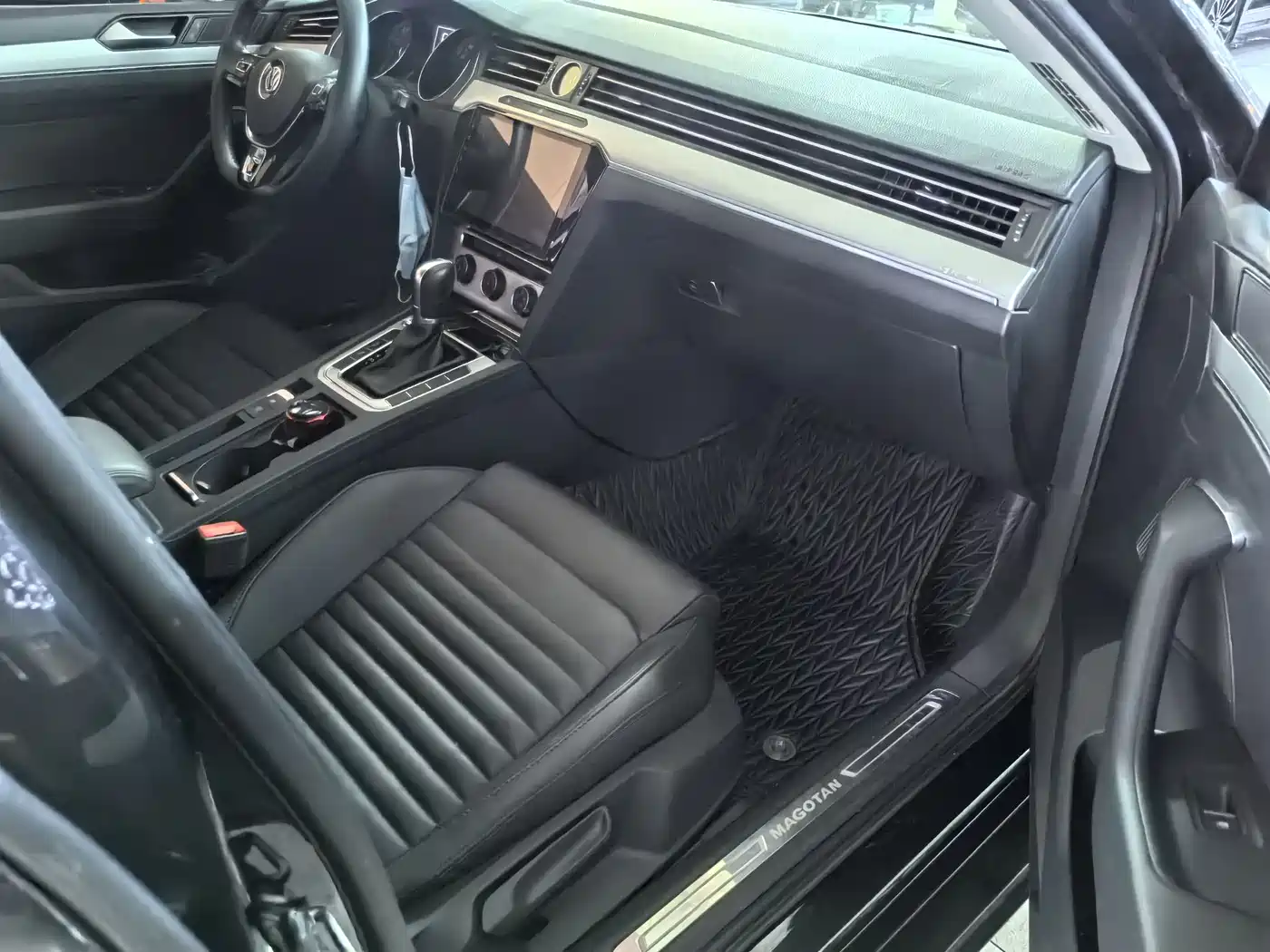 Volkswagen Magotan 2018 280TSI DSG Comfort фото 11
