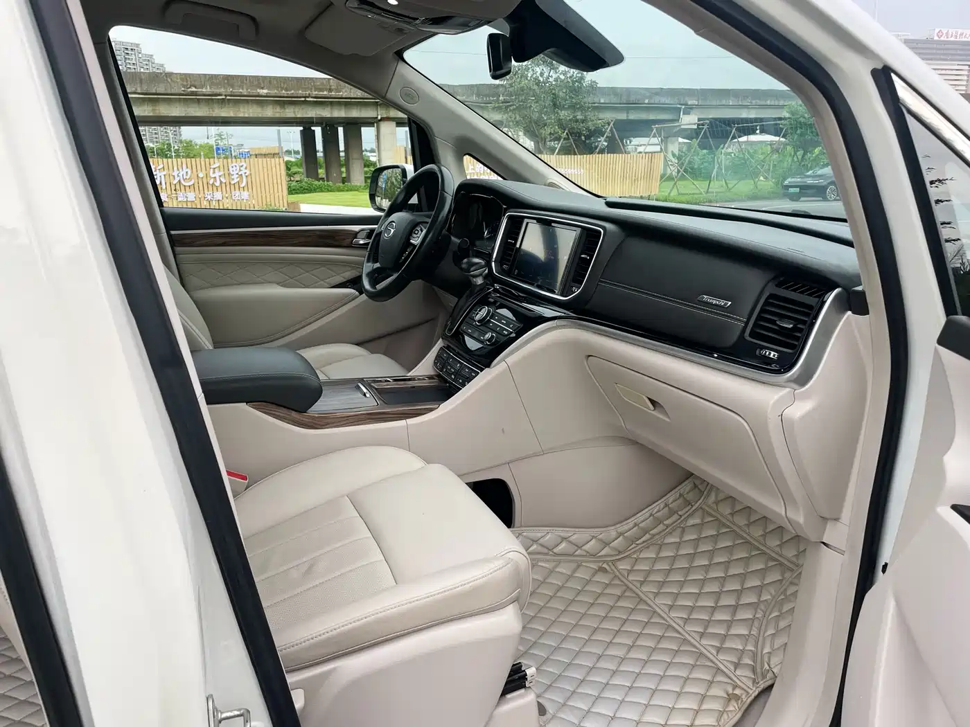 GAC Trumpchi Trumpchi M8 2018 320T Premium Edition фото 26