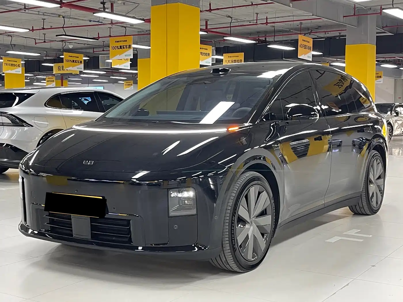 Li Auto Li i8 2025 Standard Edition