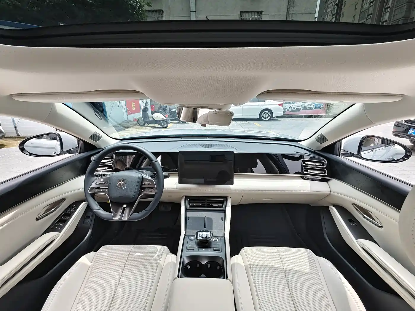BYD Qin L 2024 DM-i 120KM Superior Edition фото 6